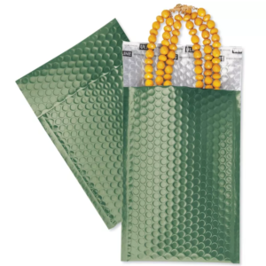 Matte Glamour Bubble Mailers - 7 1⁄2 x 11", Green